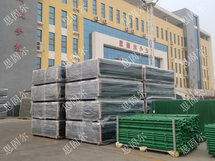 思固爾圍欄-----全球絲網(wǎng)看中國(guó)----中國(guó)絲網(wǎng)看安平！